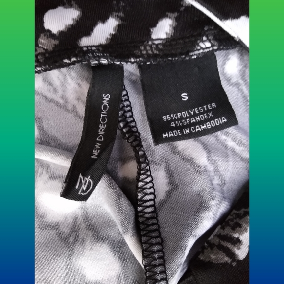 NEW DIRECTIONS beaded shark bite tunic - Picture 4 of 4